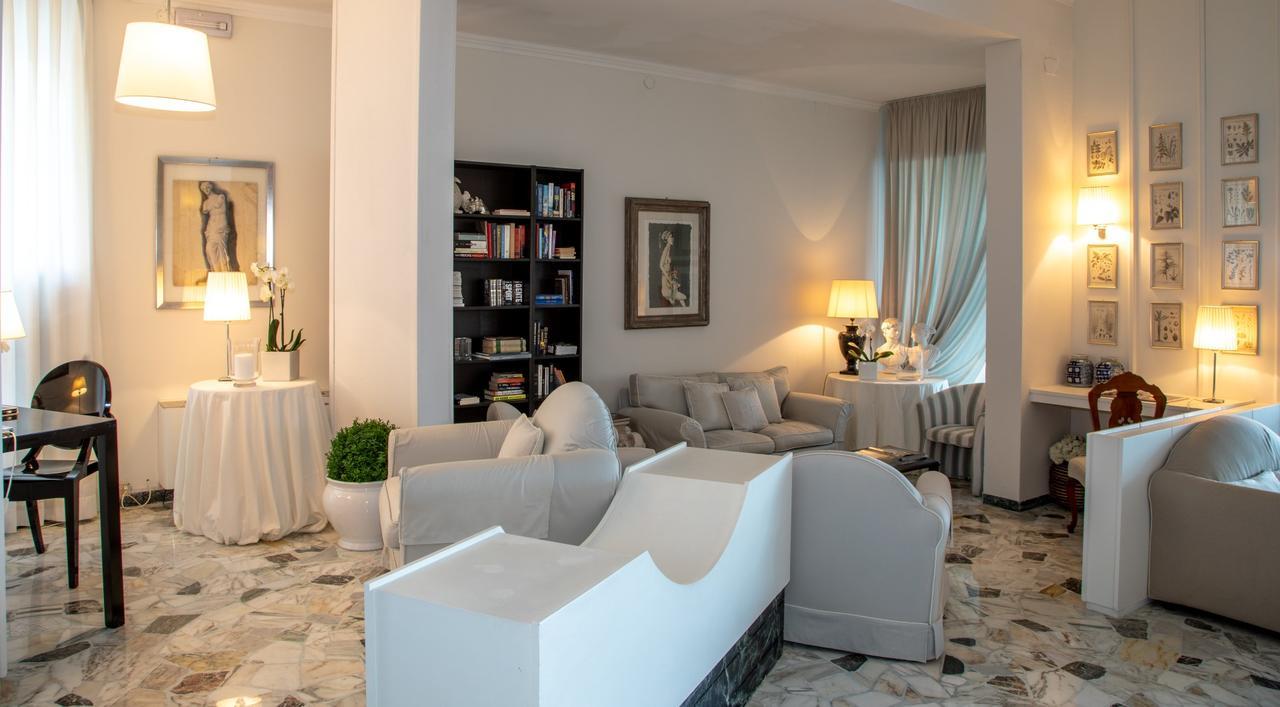 לידו די ג'סולו Hotel Plaza Esplanade מראה חיצוני תמונה