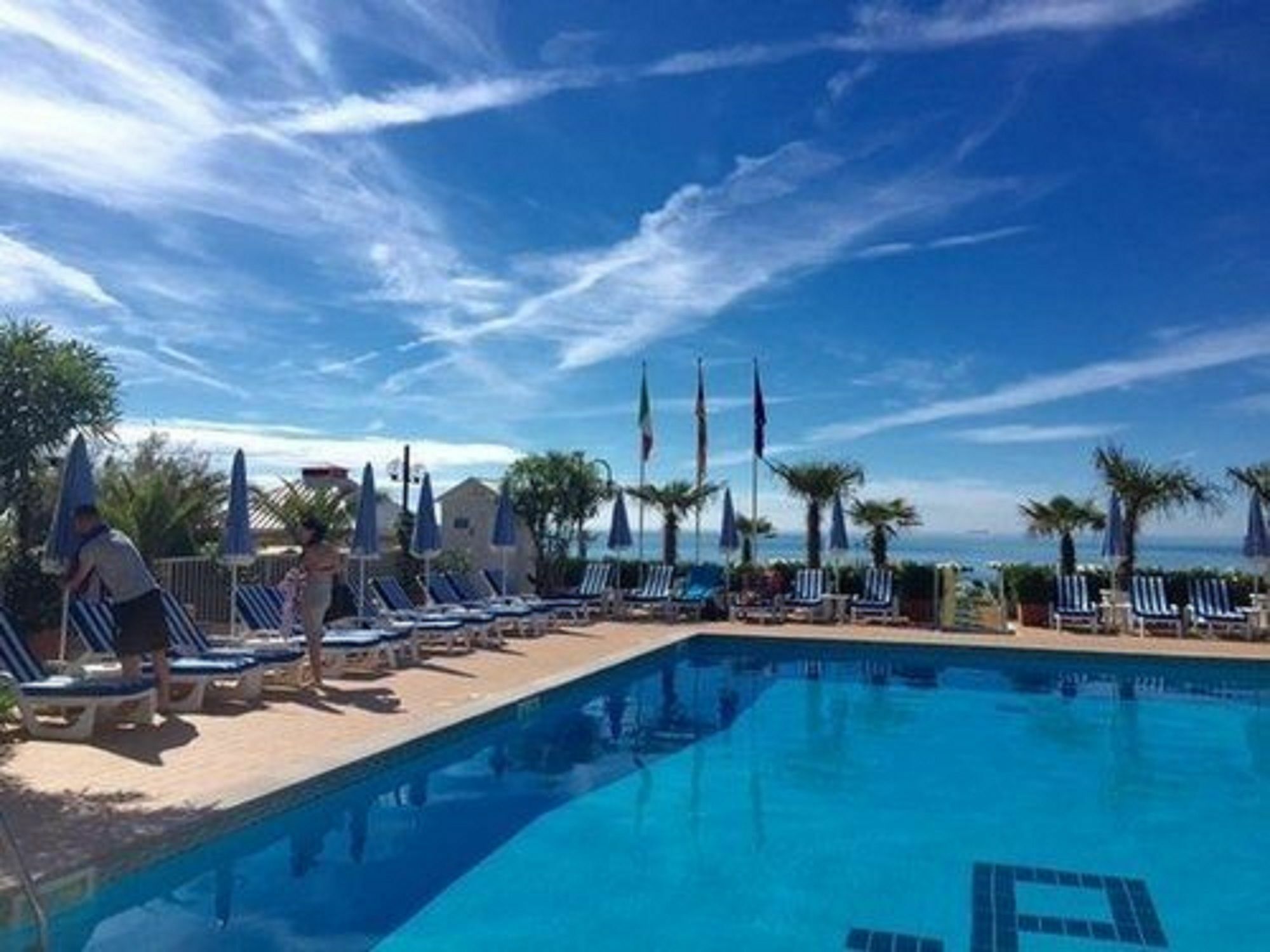 לידו די ג'סולו Hotel Plaza Esplanade מראה חיצוני תמונה