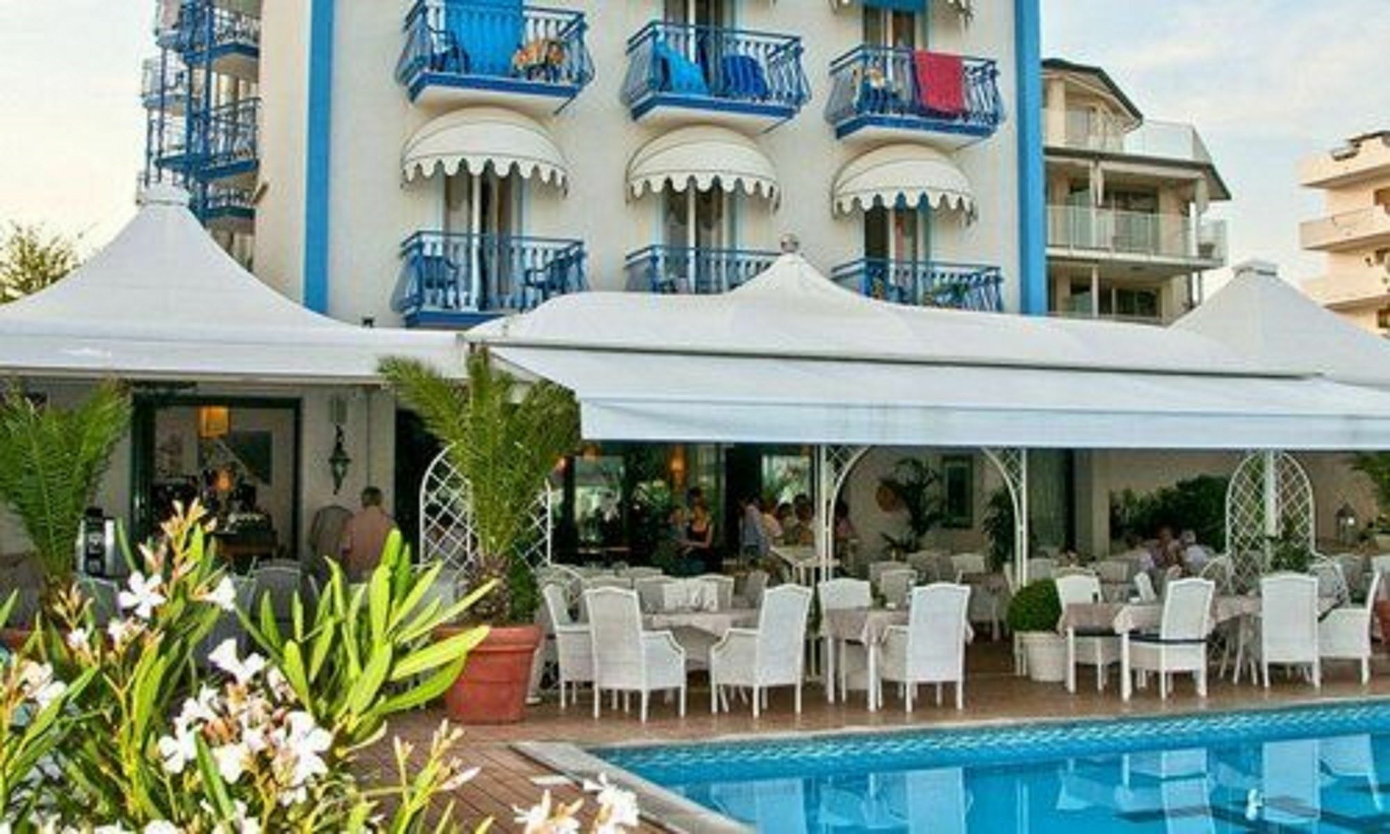 לידו די ג'סולו Hotel Plaza Esplanade מראה חיצוני תמונה